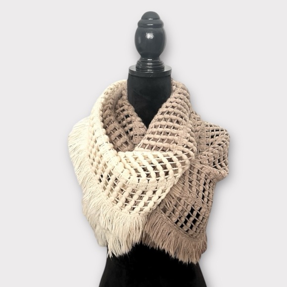 Steve Madden Ombré infinity scarf - Picture 1 of 4